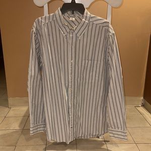 XL Old Navy L/S blue pin striped white shirt. Vintage fit